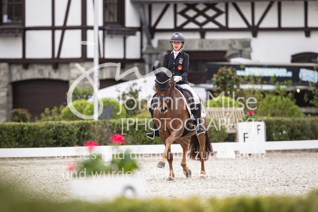 260412_Kronberg_L-Dressur_Pony-214 | Deine schönsten Turniermomente als professionelle Fotos! Entdecke hochwertige Pferdesport-Fotografie im Online-Shop. Jetzt Fotos finden & bestellen!