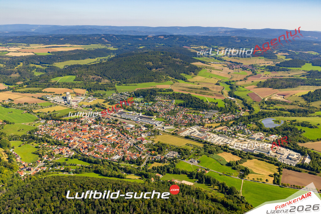 Vs Google Maps Themar - Die Luftaufnahme wurde 2025 vom UL-Flugzeug heraus erstellt ( keine Drohnenaufnahme ) - Hochauflösende Luftaufnahme - für Wandbilder und großformatige Ausdrucke geeignet. Das besondere Geschenk!Hier alle&nbsp;Infos zur Lizenzierung der LuftaufnahmeWir fliegen auch dieses Jahr wieder in Ihre Region um Luftbilder zu erstellen.- Luftbild anfragen