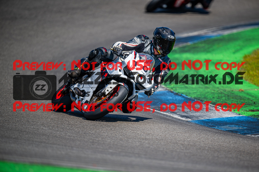 MaZZes_FotoMatrix_240520_6007705_5220 | ROT