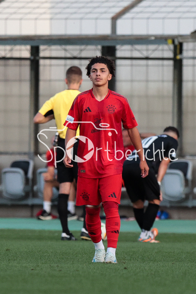 FC Bayern Amateure - SpVgg Ansbach | im Bild Jussef NASRAWE (FCB #20) / Freisteller / Einzelfoto