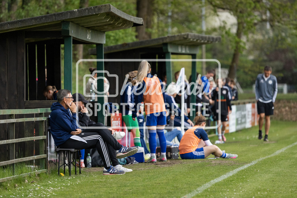 Fußball I Frauen I Saison 2025-2026 I Oberliga Niedersachsen I FC Jesteburg-Bendestorf - BW Hollage I 12695 | realhellocedii - Realisiert mit Pictrs.com