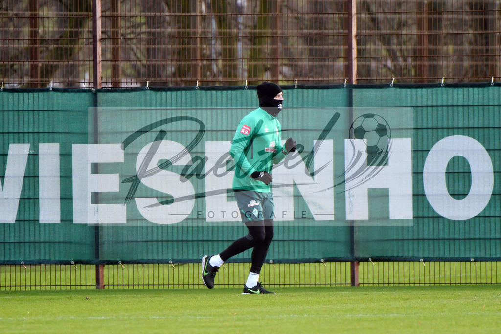 20200212_TRASVW_0003 | Fussball, Herren: Niclas Fuellkrug (Werder Bremen) beim Lauftraining waehrend der Trainingseinheit des SV Werder Bremen auf dem wohninvest Weserstadion Trainingsplatz am 12.02.2020 in Bremen, Deutschland. - Realisiert mit Pictrs.com