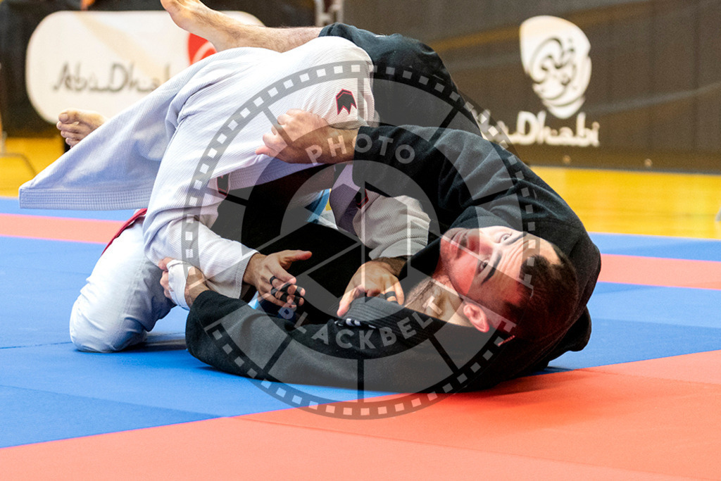 20231118PBB10377 | Fighters compete during the AJP Tour 600 Frankfurt Championship in Frankfurt/Main, Germany, on November 18, 2023.