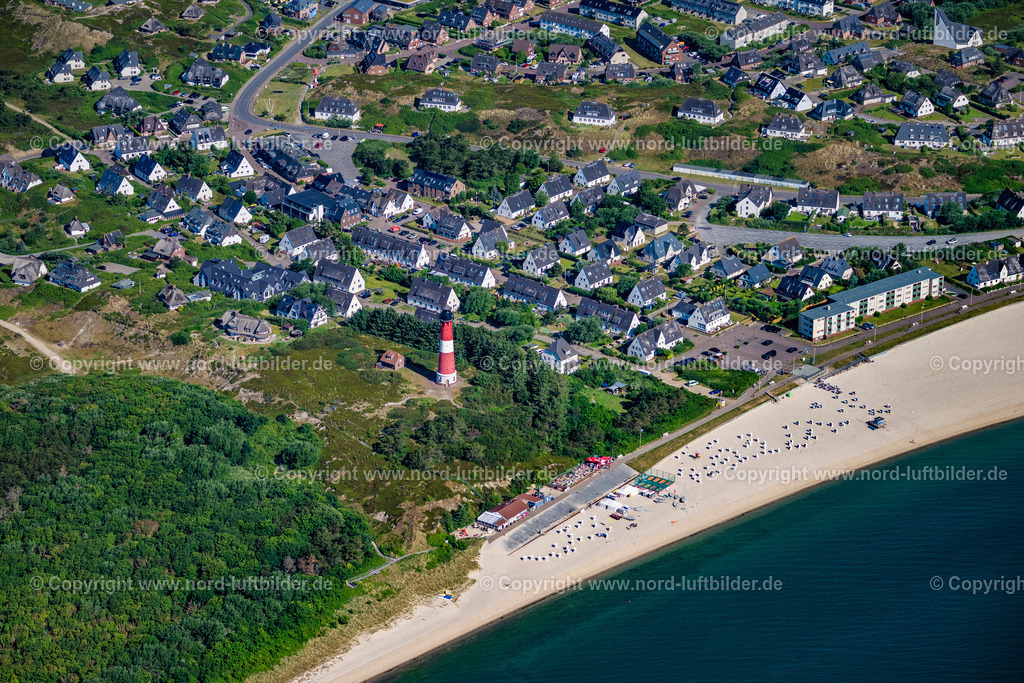 Sylt_Hörnum_Leuchtturm_ELS_9182210625 | HöRNUM (SYLT) 13.08.2025 Leuchtturm als historisches Seefahrtzeichen in Hörnum (Sylt) auf der Insel Sylt im Bundesland Schleswig-Holstein, Deutschland. Weiterführende Informationen bei: Sylt Marketing GmbH. // Lighthouse as a historic seafaring character in Hoernum (Sylt) on Island Sylt in the state Schleswig-Holstein, Germany. Further information at: Sylt Marketing GmbH. Foto: Martin Elsen
