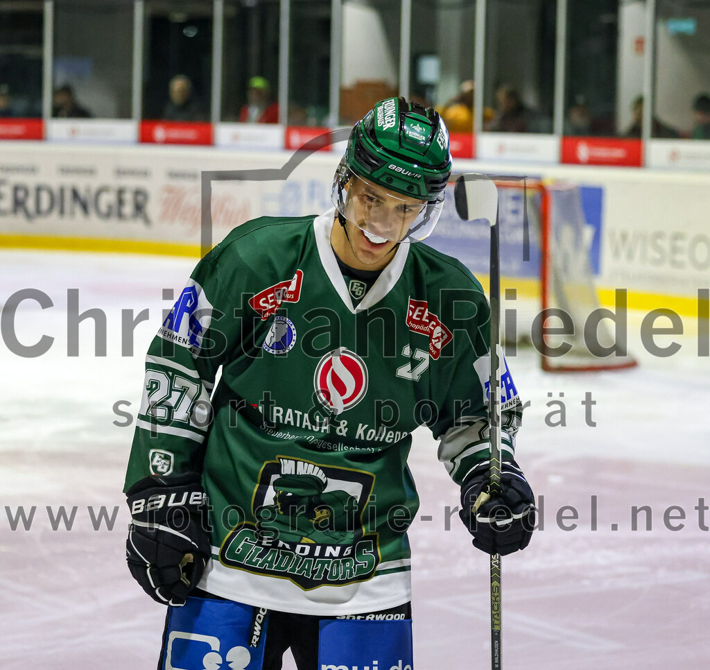 2023-11-17_049_TSV_Erding_gegen_EA_Schongau | Erding, Deutschland, 17.11.2023:
Eishockey, Bayernliga Vorrunde 2023 / 2024, 10. Spieltag, TSV Erding gegen EA Schongau, Endergebnis: 12:4

Mark Waldhausen (Erding Gladiators, #27)

Foto: Christian Riedel / fotografie-riedel.net