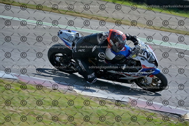 26BT02-0724 | markuskiefer.com - Realisiert mit Pictrs.com