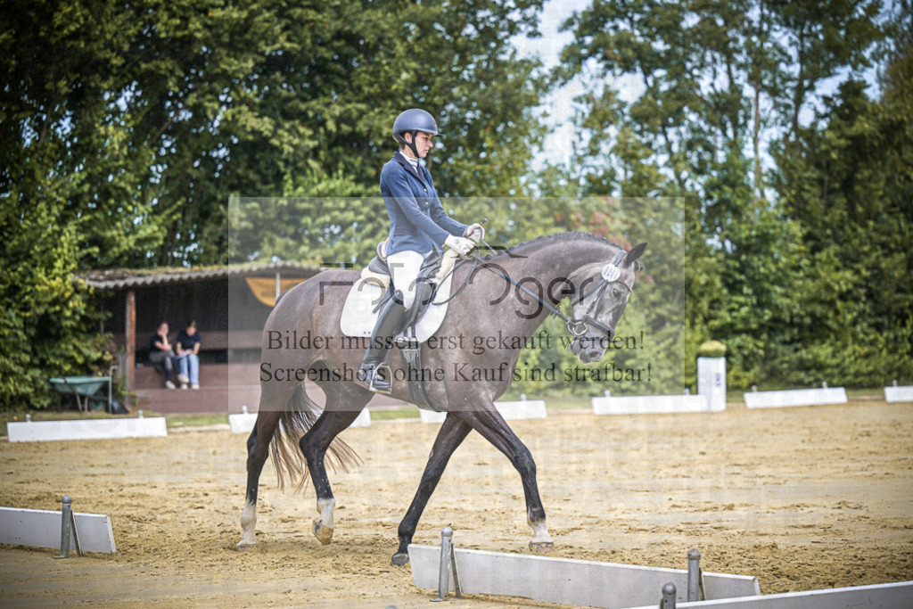 DOS_2047 | Entdecke hochwertige Reitturnierfotos von Foto Oger. Professionell, emotional und authentisch – jetzt Lieblingsmomente im Shop bestellen.Deutschlandweite Turnierfotografie. - Realisiert mit Pictrs.com