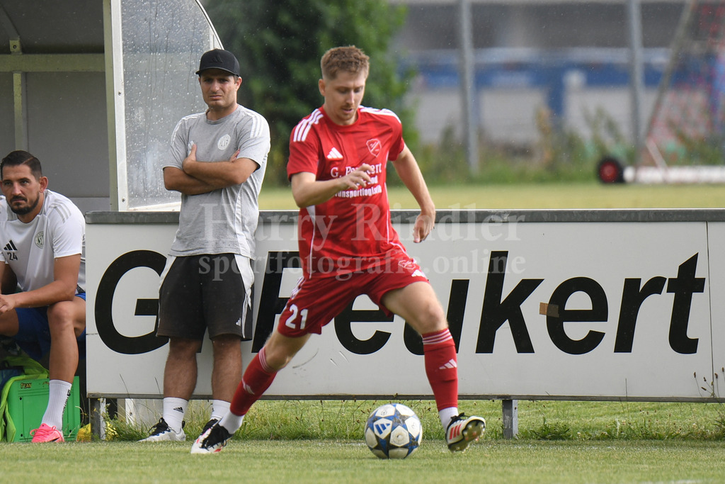 Totopokalspiel TSV Seebach : Fortuna Regensburg | Simon Fischer  (TSV Seebach #21) - Realisiert mit Pictrs.com
