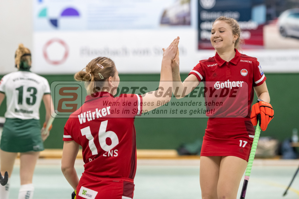 SFE_20230114_0055 | 1. Bundesliga Hockey Damen Rot-Weiss Köln - Uhlenhorst Mülheim am 14.01.2023 in Köln (KTHC Stadion Rot-Weiss Köln Tennis and Hockey Club), Photo: Stephan Fehrmann 2022 (Sports-Gallery),Camille Nobis ( Rot-Weiss Köln #17 ) ,Pia Maertens ( Rot-Weiss Köln #35 )
