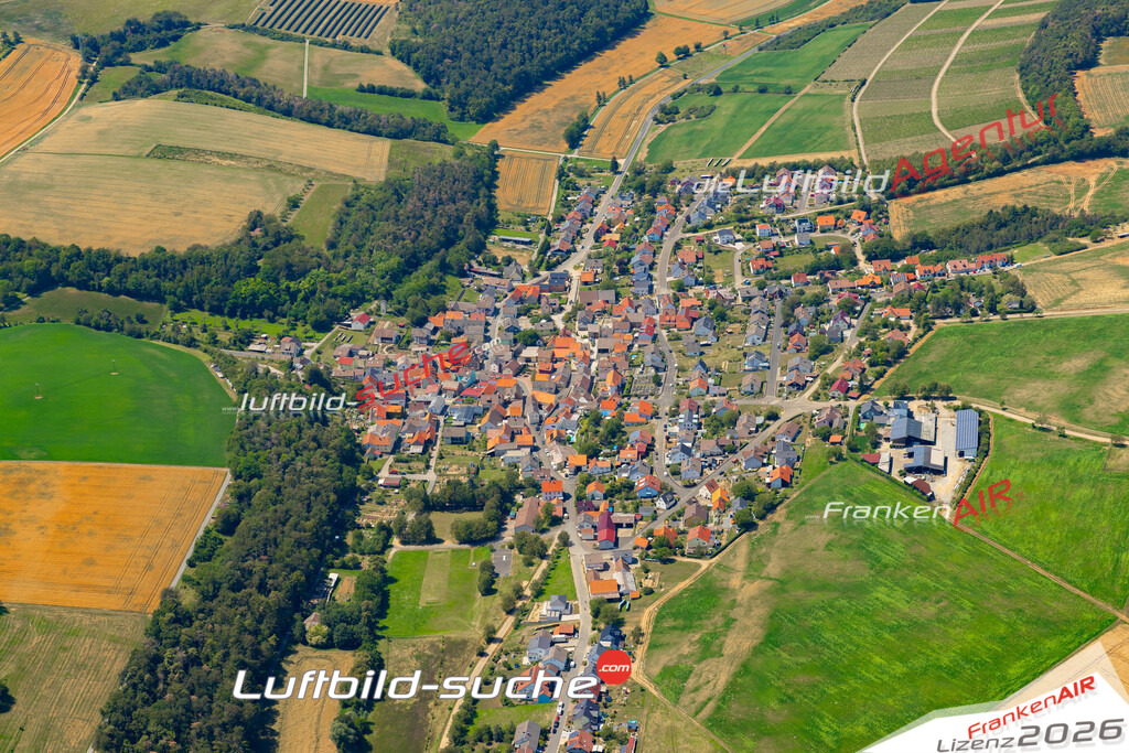 Das Luftbild zeigt : Tiefenthal Erlenbach bei Marktheidenfeld - Die Luftaufnahme wurde 2023 vom UL-Flugzeug aus erstellt ( keine Drohne ) - Hochauflösende Luftaufnahme - Für grossformatige Ausdrucke geeignet. Die Geschenkidee !Mit Lizenz und Bildrechte bestellbar