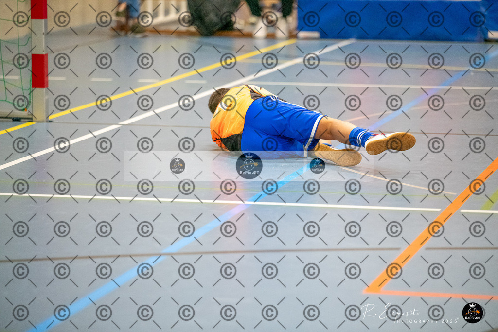 20251129_FCR-Hallenturnier-D_RAW-1_023-69 | Sport und Naturfotografie von Roberto Esposito zeigt echte Momente Bewegung und die Schönheit der Natur. Ausdrucksstarke Bilder schaffen Emotionen.
