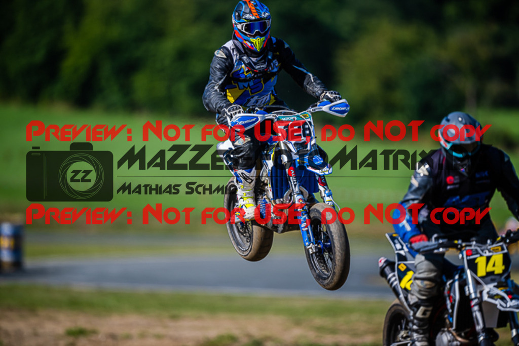 MaZZes_FotoMatrix_220904_6837 | UE40