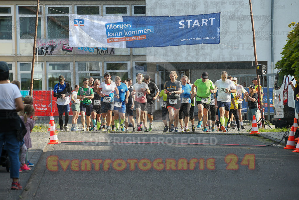 230804_1811_EX1_3789 | Sportfotografie im Rhein-Sieg Kreis, Köln, Bonn, NRW, Rheinland Pfalz, Hessen, etc. Unser Tätigkeitsfeld umfasst den Laufsport vom Volkslauf über den Marathon, Duathlon, Triathon bis zum Ultralauf wie Kölnpfad Ultra oder Schindertrail.