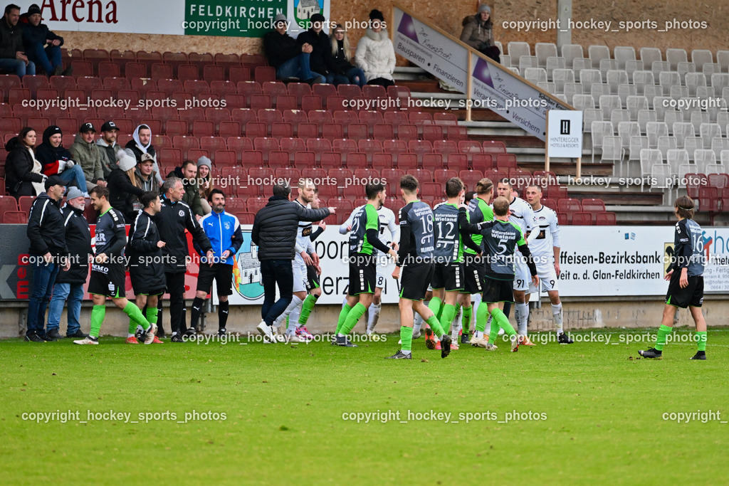 SV Feldkirchen vs.ASK Klagenfurt 19.11.2022 | Jubel SV Feldkirchen Mannschaft, #7 Sebastian Schmid, #6 Michael Tammegger, Headcoach ASK Klagenfurt Dietmar Thuller, provokante Jubel Szenen, Headcoach SV Feldkirchen, Hopfgartner Christoph Referee