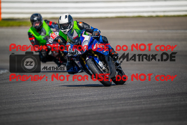 MaZZes_FotoMatrix_230410_6576 | INST