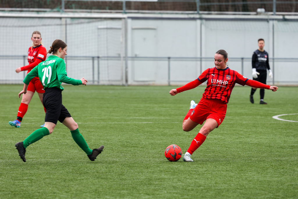 20260315-FCH-Steinheim_029 | 1.FC Heidenheim 1846 II vs. TV Steinheim, Fußball, Frauen, Bezirksliga, 2025/2026, 12. Spieltag, 15.03.2026 in Heidenheim, Kunstrasen b. Voith-Arena West(Foto: Michael Bulling) - Realisiert mit Pictrs.com