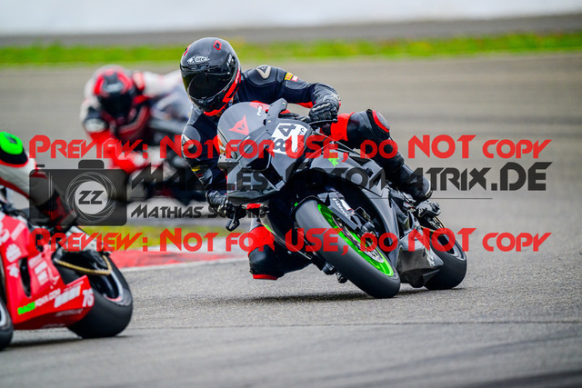 MaZZes_FotoMatrix_240717_6007705_1959 | WEISS