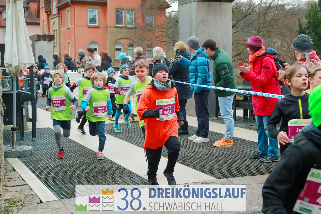 400m AOK Junior Cup | 3 Koenigslauf 2024 400m AOK Junior Cup - Realisiert mit Pictrs.com