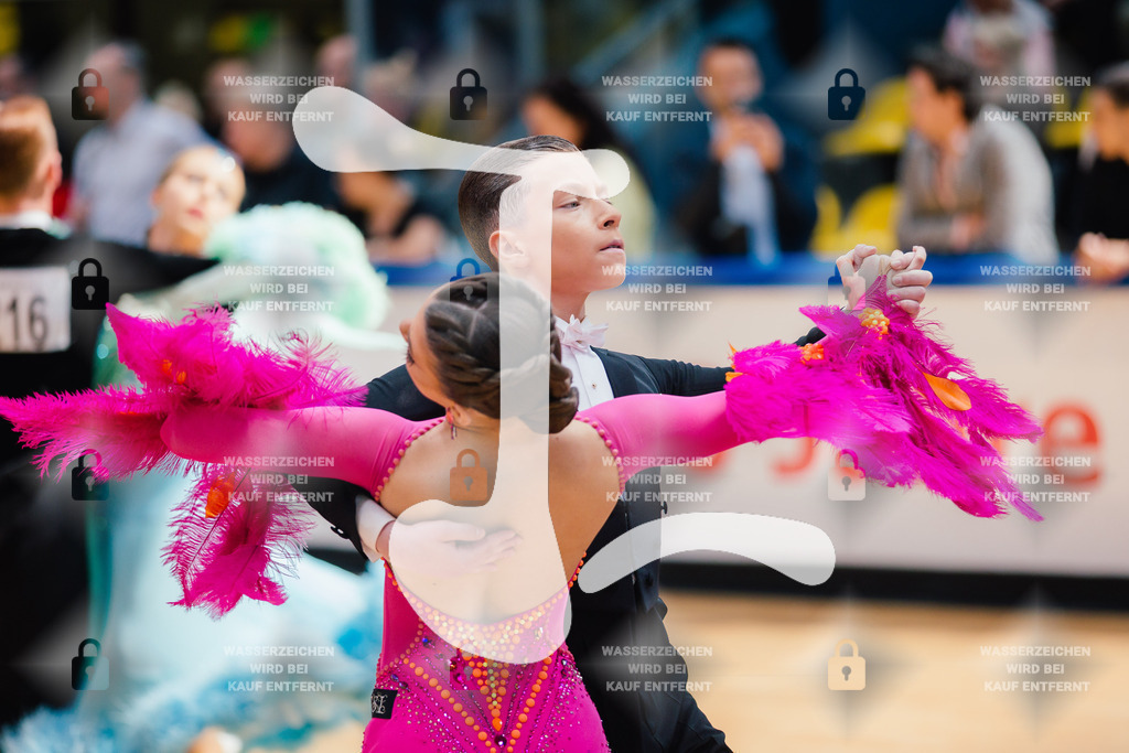 Hessen Tanzt WDSF Open Junior II Standard 10th (210) Tim Gordon _ Luisa Huber (Schwarz-Weiß-Club Pforzheim)-2025-05-17-7439 | Webshop for digital downloads and prints of dance sport, event & show photographer Julian Link - Realisiert mit Pictrs.com