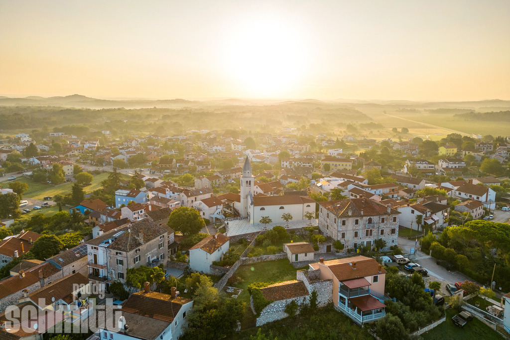 PS-Kroatien-2026-30 | Entdecke die größte Bildgalerie der Region mit Fotografien aus dem Allgäu, der Bodenseeregion, Oberschwaben, dem Donautal und der Schwäbischen Alb. Landschaften, Luftaufnahmen und Reisefotografie als Wandbild und Fotokunst. - Realisiert mit Pictrs.com