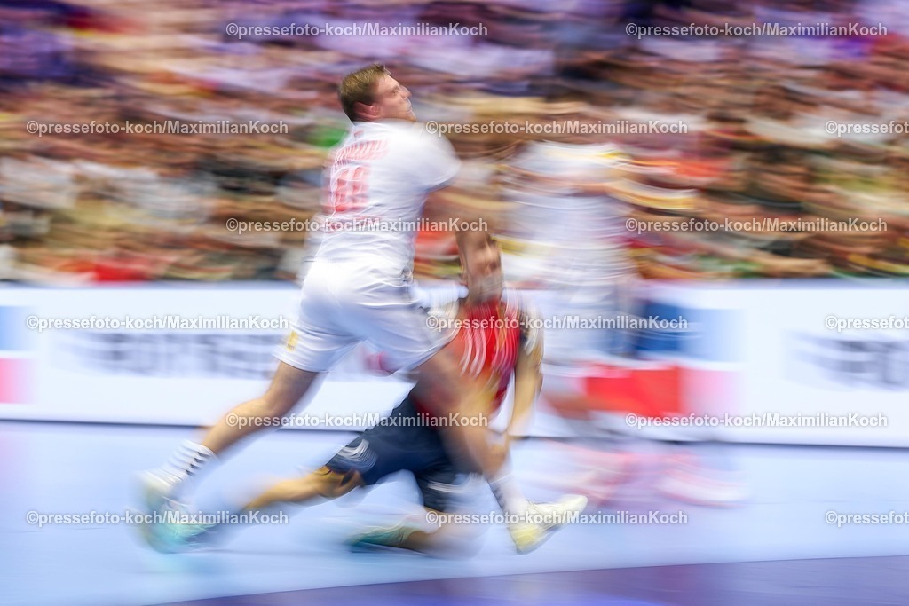 EHF15012601071 | 15.01.2026, Handball, Men's EHF EURO 2026, Spanien - Serbien, Jyske Bank Boxen in Herning, Dänemark, Preliminary Round: Dynamic Feature Speedshot longtimeexposure fighting Dynamic