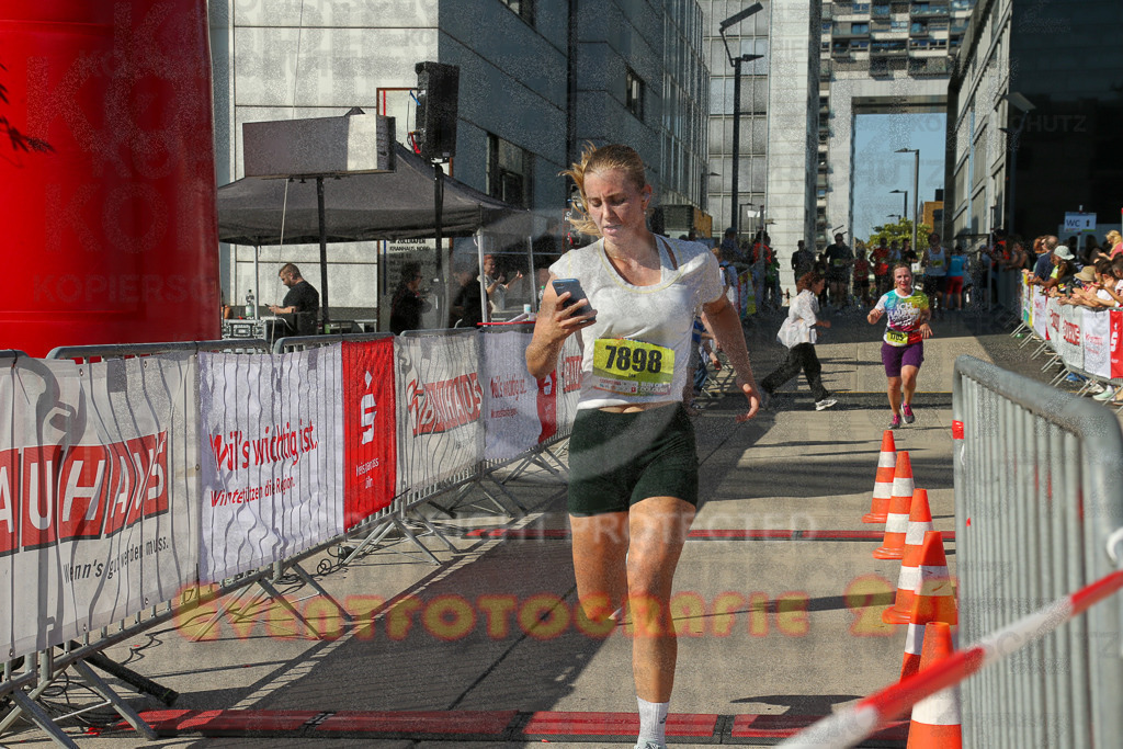 240921_1528_EX1_5704 | Sportfotografie im Rhein-Sieg Kreis, Köln, Bonn, NRW, Rheinland Pfalz, Hessen, etc. Unser Tätigkeitsfeld umfasst den Laufsport vom Volkslauf über den Marathon, Duathlon, Triathon bis zum Ultralauf wie Kölnpfad Ultra oder Schindertrail.