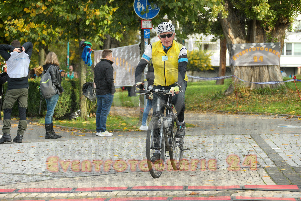 241020_0953_EX1_7230 | Sportfotografie im Rhein-Sieg Kreis, Köln, Bonn, NRW, Rheinland Pfalz, Hessen, etc. Unser Tätigkeitsfeld umfasst den Laufsport vom Volkslauf über den Marathon, Duathlon, Triathon bis zum Ultralauf wie Kölnpfad Ultra oder Schindertrail.