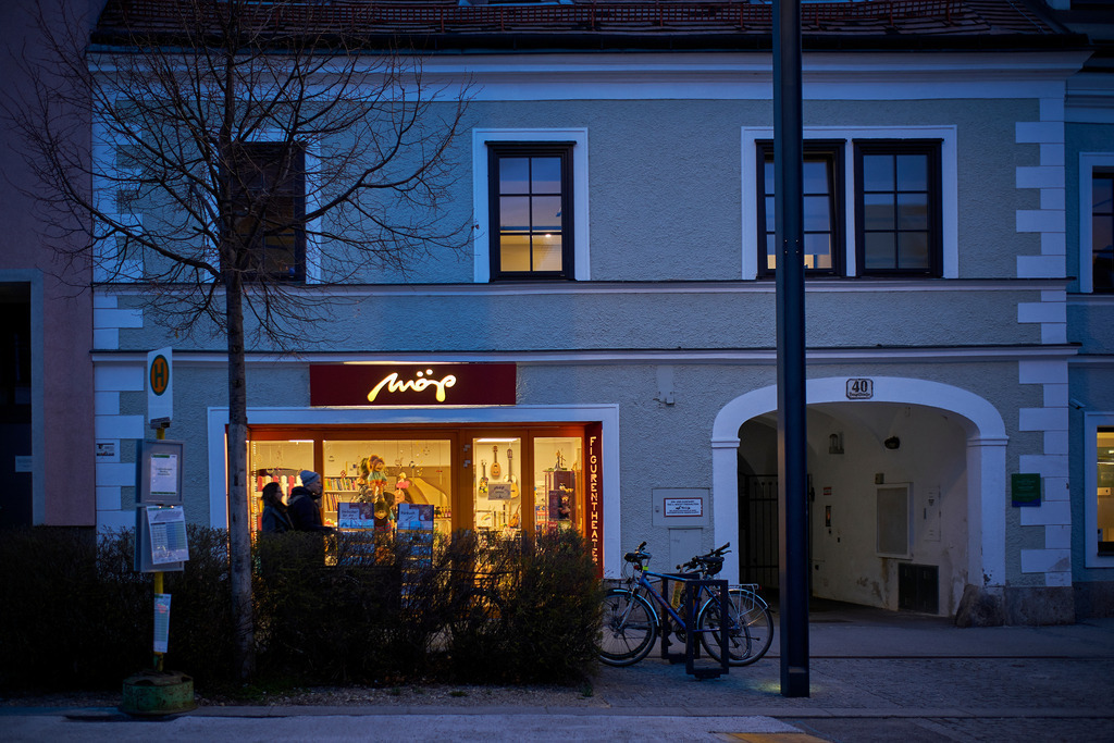 MÖP Figurentheater | WIen, Austria - March 10, 2020: MÖP Figurentheater - Rheingold; Eingang zum Figurentheater. - Realisiert mit Pictrs.com