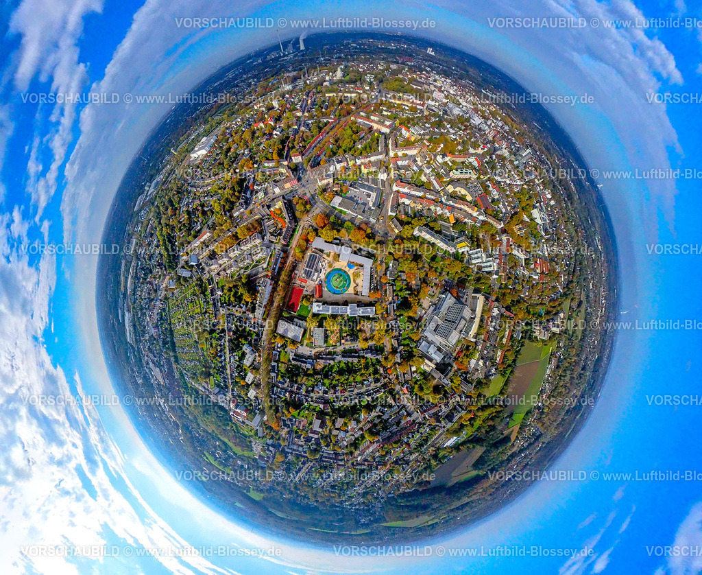 Herne241090411Kolibrischule | Luftbild, City und Kolibri-Schule Grundschule mit Stadtteilzentrum H2Ö, farbige kreisrunde Innenraumgestaltung und Spielplatz mit Bäumen auf dem Schulhof, Erdkugel, Fisheye Aufnahme, Fischaugen Aufnahme, 360 Grad Aufnahme, tiny world, little planet, fisheye Bild, Herne-Süd, Herne, Ruhrgebiet, Nordrhein-Westfalen, Deutschland