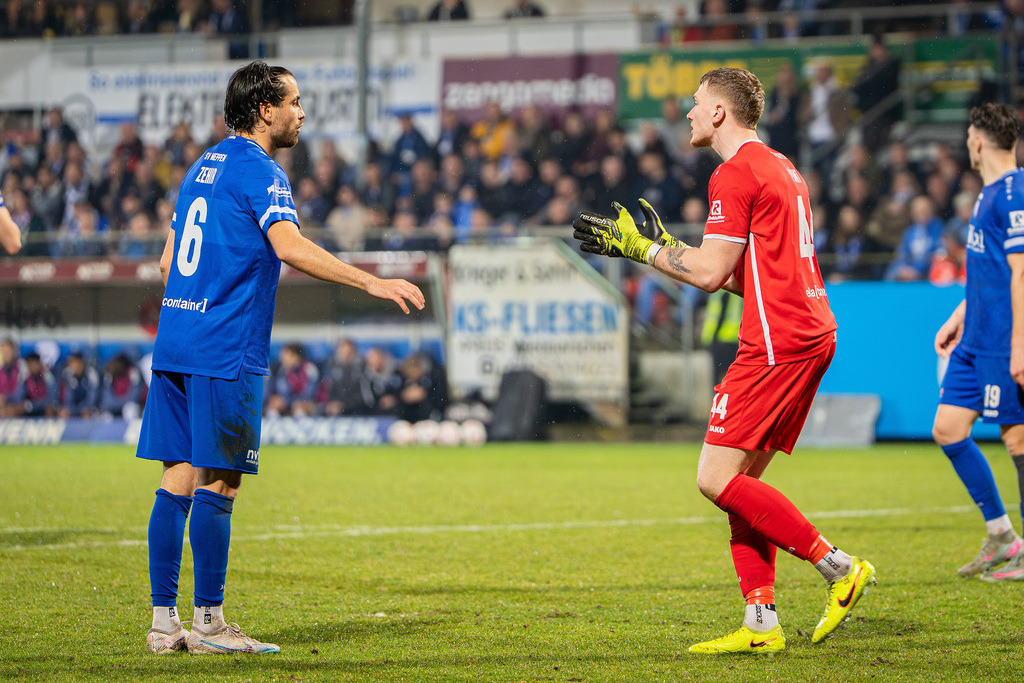 Fußball I Herren I Saison 2025-2026 I Regionalliga Nord I 24. Spieltag I SV Meppen - Hamburger SV II I 1333 | Ersin Zehir (6, SV Meppen) und Julius Pünt (44, SV Meppen) - Realisiert mit Pictrs.com