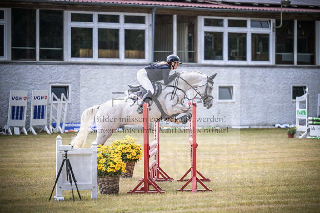 DOS_1030 | Entdecke hochwertige Reitturnierfotos von Foto Oger. Professionell, emotional und authentisch – jetzt Lieblingsmomente im Shop bestellen.Deutschlandweite Turnierfotografie. - Realisiert mit Pictrs.com