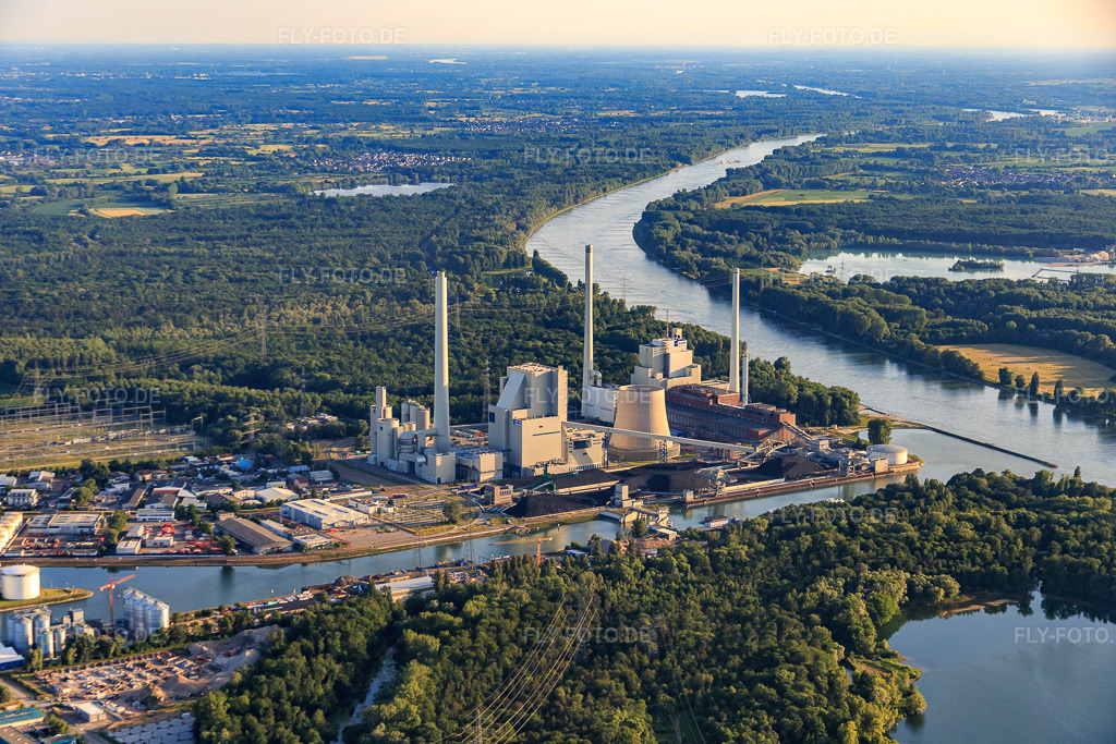 Luftbild: EnBW Energie Baden-Württemberg AG, Rheinhafen-Dampfkraftwerk Karlsruhe im Ortsteil Daxlanden in Karlsruhe im Bundesland Baden-Württemberg in Deutschland. Foto: IMG_080846.jpg vom 13.06.2015 durch Werner Riehm/FLY-FOTO.deWWW.ENBW.COM