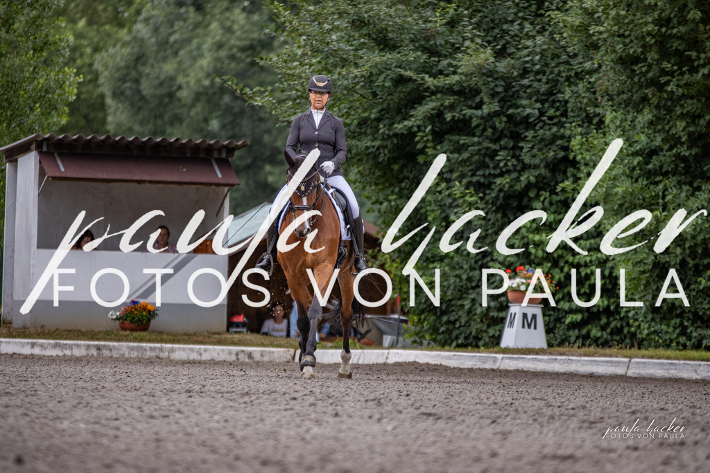 IMG_6218 | Erleben Sie dynamische Sport- und emotionale Tierfotografie in Süddeutschland mit Fotos von Paula. Spezialisiert auf Pferde- und Hundefotografie sowie Sportevents. Kontaktieren Sie mich für einzigartige und ausdrucksstarke Bilder Ihrer besonderen Momente. - Realisiert mit Pictrs.com