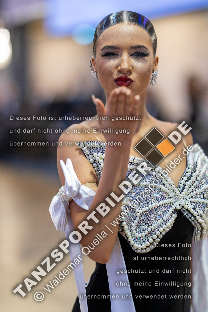 20230812-10779 | Hier finden Sie Tanz Bilder vom Latein und Standard Formationen tanzen. Sportbilder vom Tanzsport. Schöne Fotos und von Weltmeisterschaft, Europameisterschaft, Bundesliga, Regionalliga, Oberliga und Landesliga sowie von GOC Stuttgart, DanceComp, WM Bremen