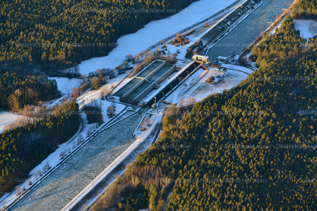 3700221 | zugefrorene Schleuße am Main-Donau-Kanal bei Möhrendorf