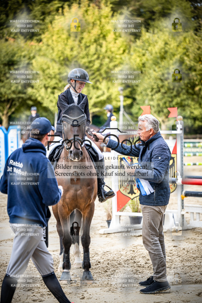 2026-09---Waldhof-11-0016 | Entdecke hochwertige Reitturnierfotos von Foto Oger. Professionell, emotional und authentisch – jetzt Lieblingsmomente im Shop bestellen.Deutschlandweite Turnierfotografie. - Realisiert mit Pictrs.com
