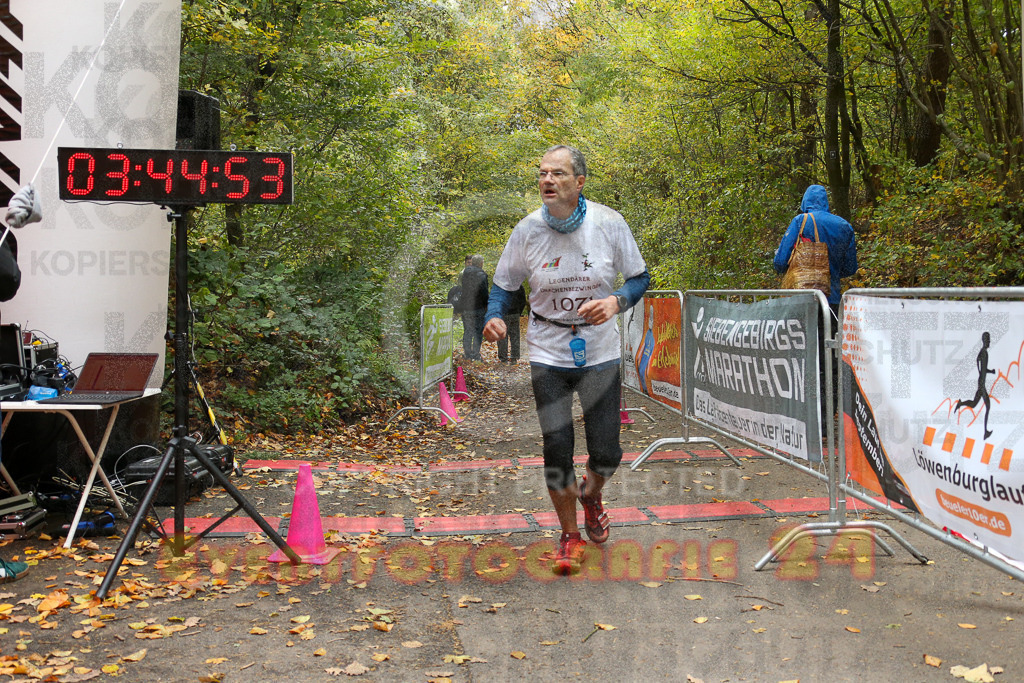251026_1346_EX1_3961 | Sportfotografie im Rhein-Sieg Kreis, Köln, Bonn, NRW, Rheinland Pfalz, Hessen, etc. Unser Tätigkeitsfeld umfasst den Laufsport vom Volkslauf über den Marathon, Duathlon, Triathon bis zum Ultralauf wie Kölnpfad Ultra oder Schindertrail.
