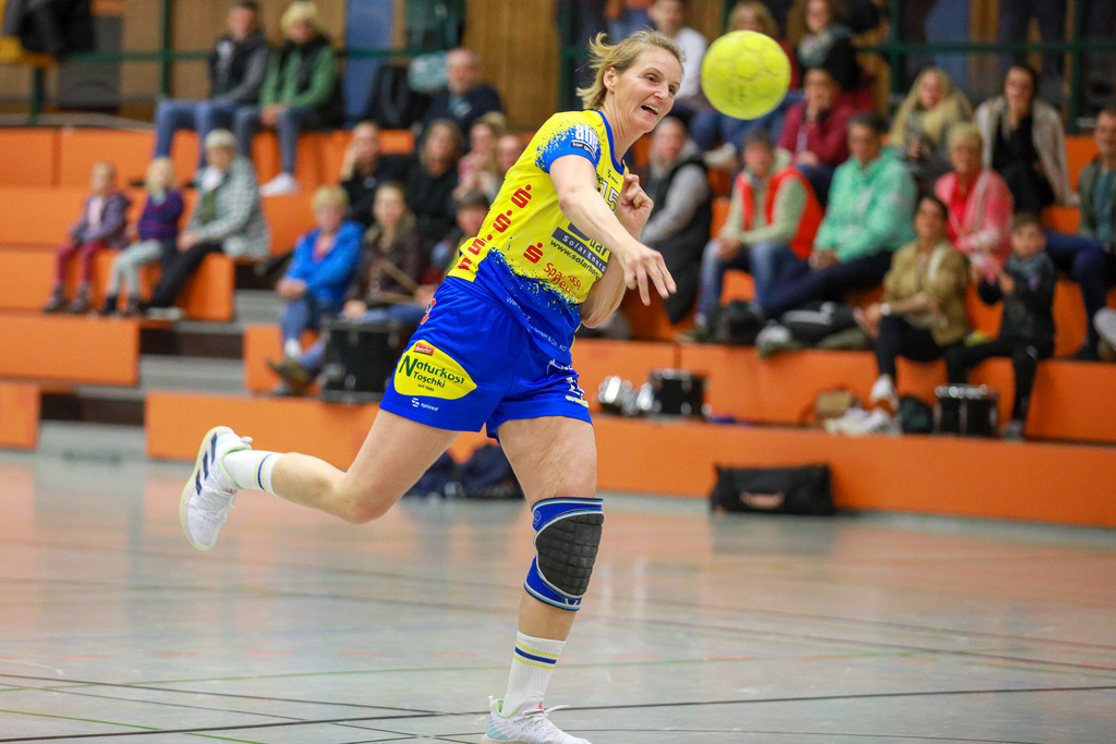 SVN_TvVoerde_021124_089 | Bildergalerie von Sport-Ereignissen aber auch von weiteren spannenden Dingen - nicht nur vom Niederrhein. In Anlehnung an den bekannten Spruch von Hanns Dieter Hüsch heißt das Motto: "Niederrhein ist überall".  - Realisiert mit Pictrs.com