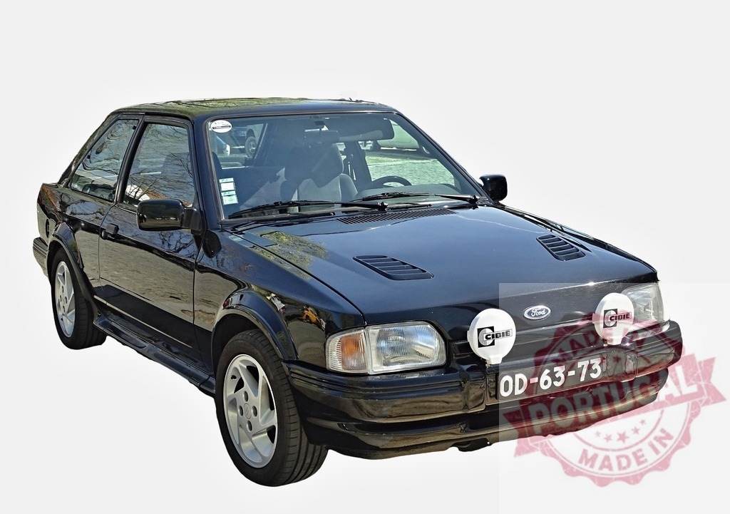 Black Ford Escort RS Turbo parked, showing front, hood and additional lights | Classic black Ford Escort RS Turbo parked, showing front, hood and additional lights - Realized with Pictrs.com