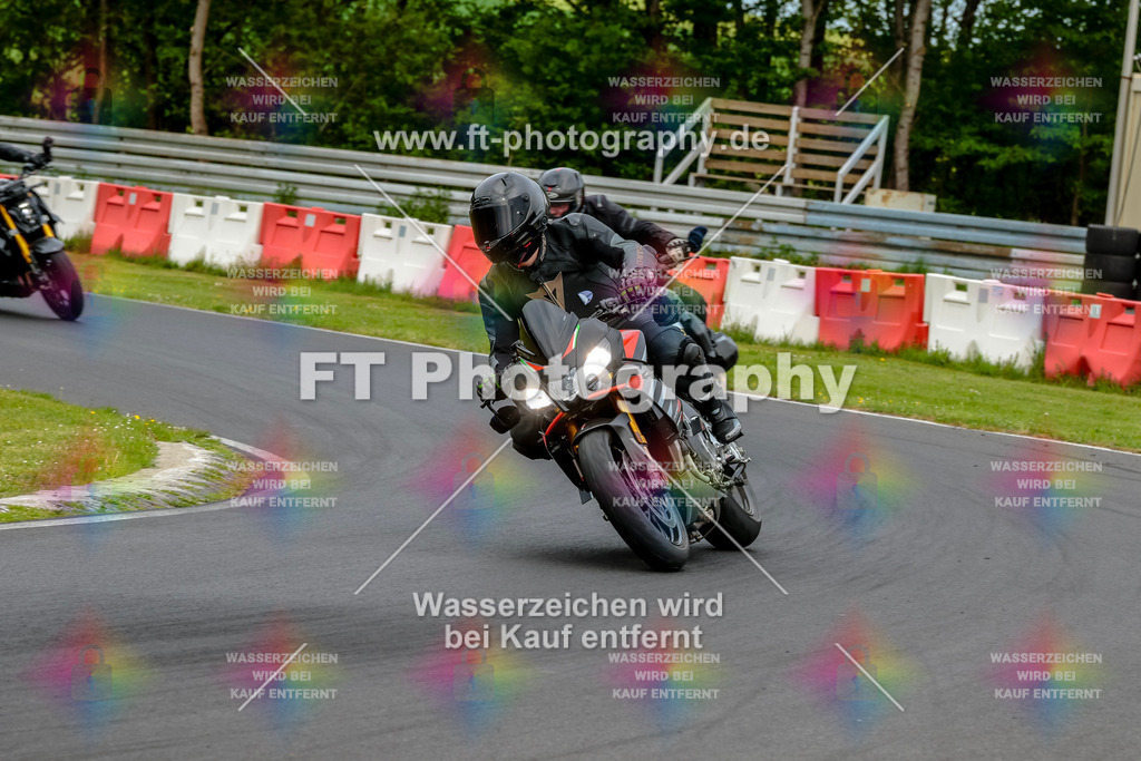 MotoTeamVBK-20248 | Hier findet Ihr Bilder von Touristenfahrten auf der Nürburgring Nordschleife oder von anderen Veranstaltungen die ich besucht habe. Viel Spass beim Durch Schauen 