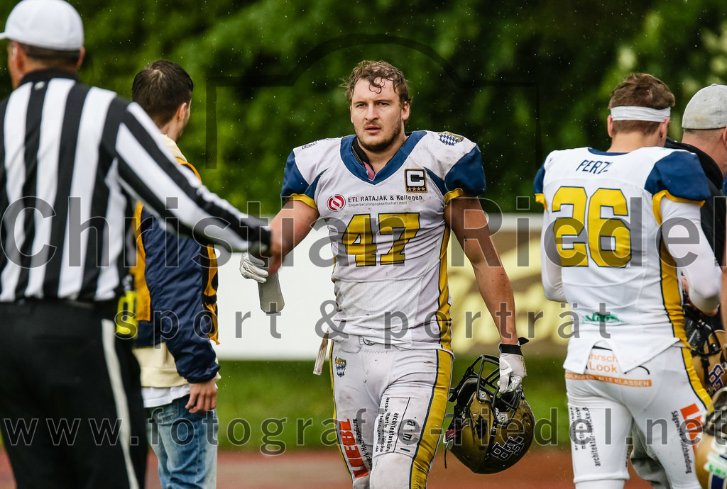 2022-05-29_126_Erding_Bulls_gegen_Nuernberg_Rams | Erding, Deutschland, 29.05.2022:
Fußball, Regionalliga 2022, 5. Spieltag, Erding Bulls gegen Nürnberg Rams, Endergebnis: 10:16

Johannes Rumpfinger (Erding Bulls, #47), Daniel Perzl (Erding Bulls, #26)

Foto: Christian Riedel / fotografie-riedel.net