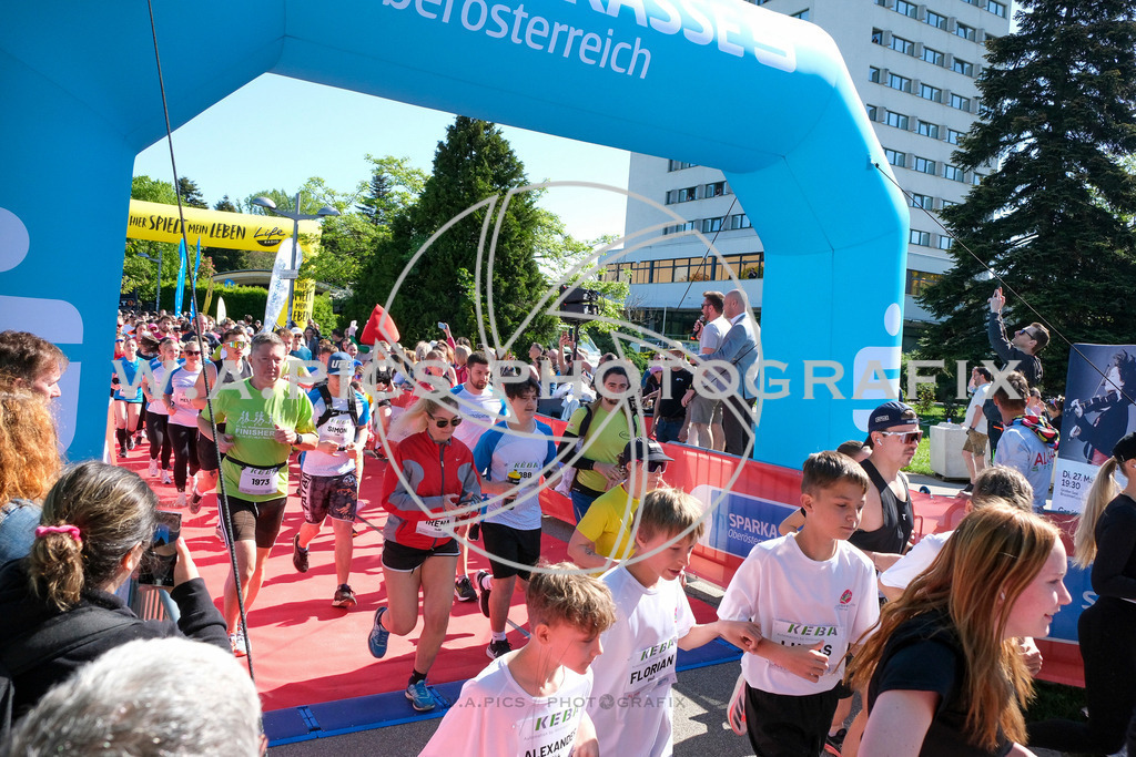 ..... | LINZ,AUSTRIA,27.April 24, Int. 3 Brückenlauf Linz  , Image shows: Photo: WAPICS / Michael ring