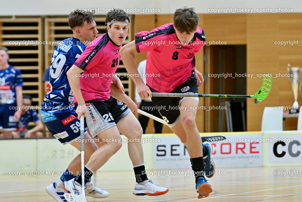 VSV Unihockey vs. Wiener Floorball Verein | #8 KUSCHER Maximilian Wiener Floorballverein, #26 Alexander Hanschur Wiener Floorballverin, #59 Nino Forelli VSV Unihockey, VSV Unihockey vs. Wiener Floorball Verein, VSV Unihockey vs. Wiener Floorball Verein am 18.05.2025 in Villach (Ballspielhalle St. Martin), Austria, (Photo by Bernd Stefan)