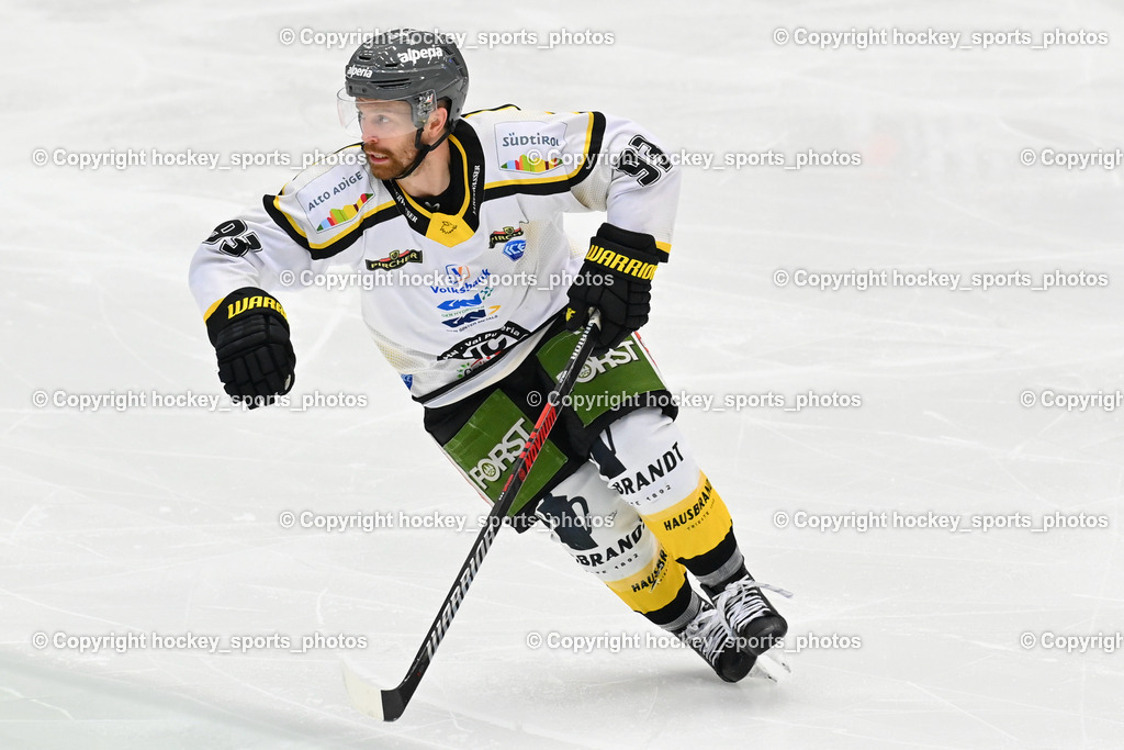 EC IDM Wärmepumpen VSV vs. HC Pustertal 8.10.2023 | #93 MORLEY David HC Pustertal, EC IDM Wärmepumpen VSV vs. HC Pustertal 8.10.2023, EC IDM Wärmepumpen VSV vs. HC Pustertal am 08.10.2023 in Villach (Stadthalle Villach), Austria, (Photo by Bernd Stefan)