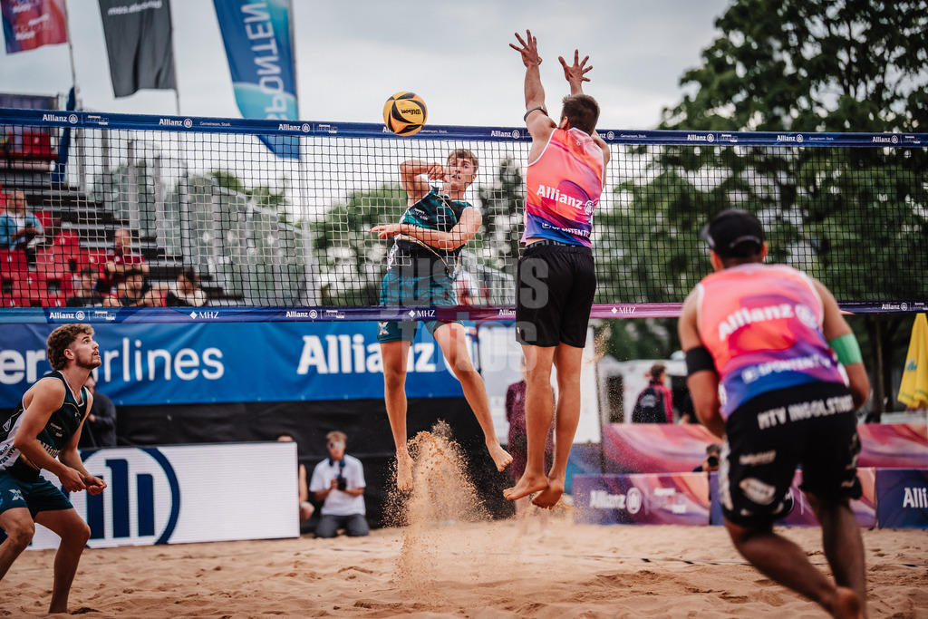 Beachvolleyball | Männer | Allianz German Beach Tour 2025 | Tourstop München | 10.07.2025 | Yannik Ahr beim Angriff