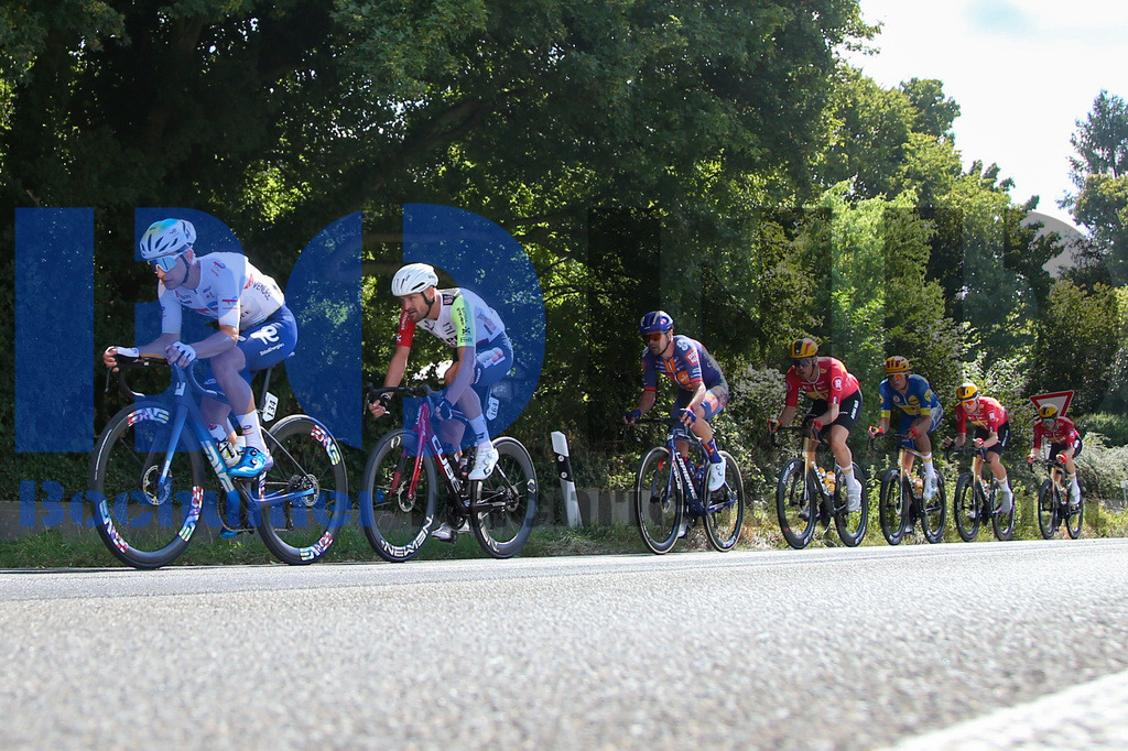 SES_DEUTOU20250821-30 | bond - Realisiert mit Pictrs.com