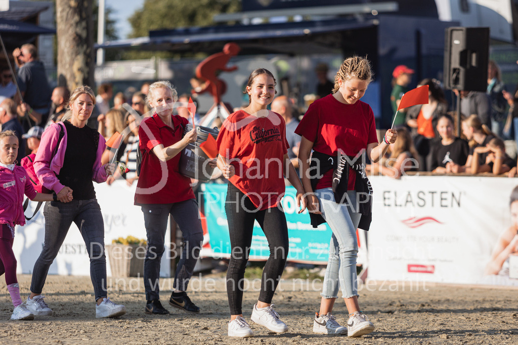 230728_BHO_Showprogramm-576 | Deine schönsten Turniermomente als professionelle Fotos! Entdecke hochwertige Pferdesport-Fotografie im Online-Shop. Jetzt Fotos finden & bestellen!