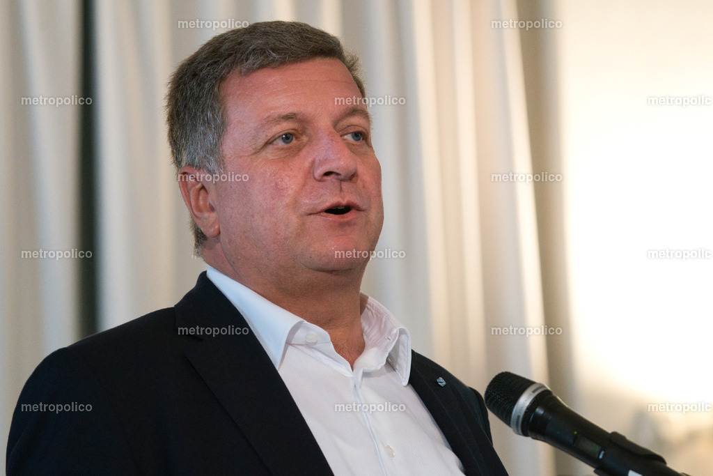 Christian Bernreiter (7) | Metropolico