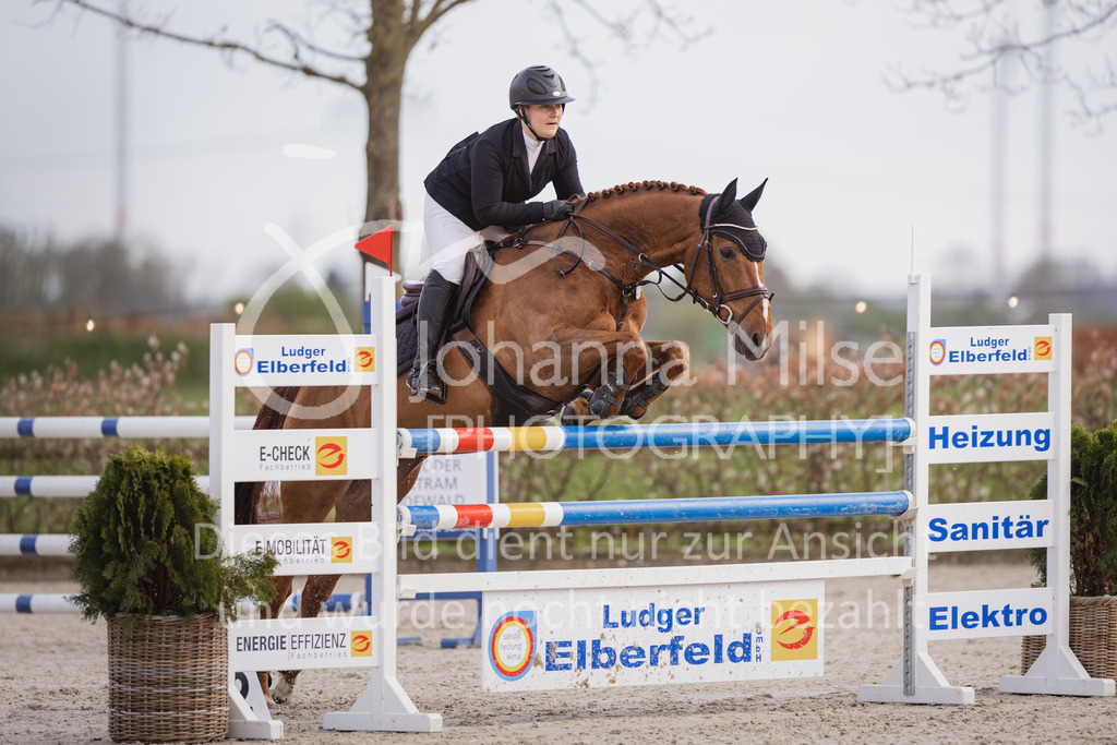 230426_HofSosath_Stil-M-619 | Deine schönsten Turniermomente als professionelle Fotos! Entdecke hochwertige Pferdesport-Fotografie im Online-Shop. Jetzt Fotos finden & bestellen!