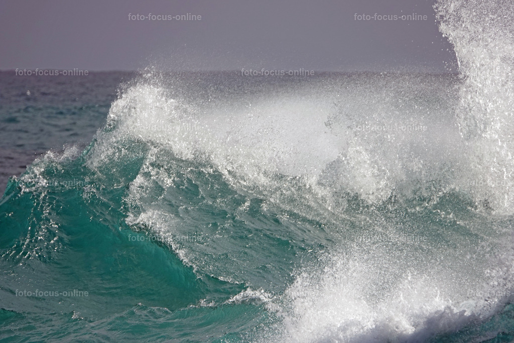 Wild waves | Atlantic breakwater